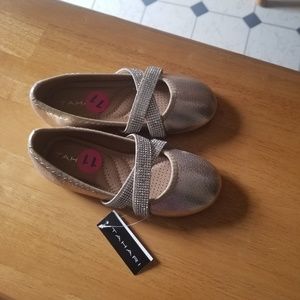 NWT rose/champagne flats w/rhinestone straps